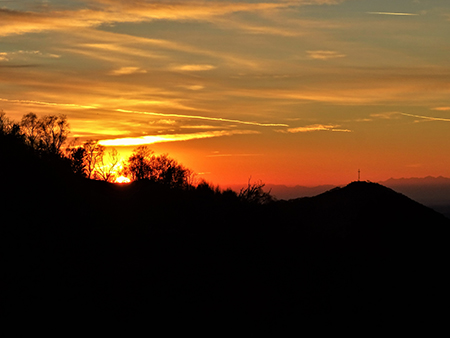  title=Corna Bianca e Costone ad anello con spettacolare tramonto -28genn22 - FOTOGALLERY